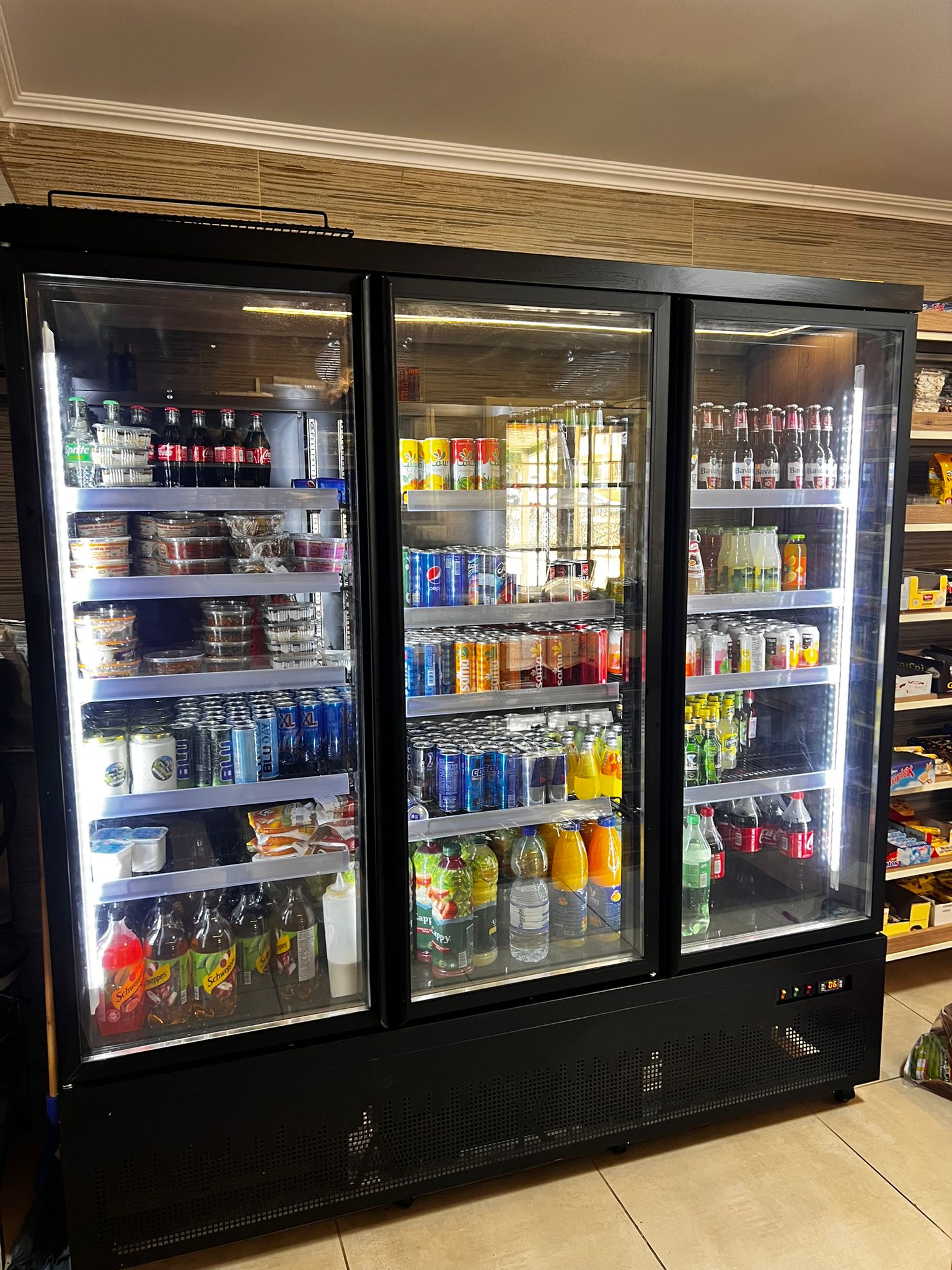 ثلاجة عرض 3 باب